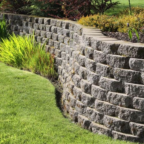 Choosing the Right Retaining Wall Design: Expert Tips for Los Angeles Landscapes